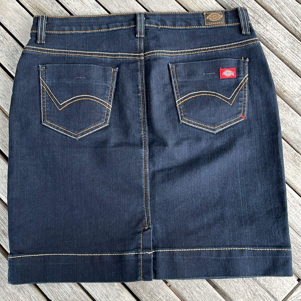 NWOT Super Cute Dickies Dark Denim Mini Jean Skirt Women’s Size 6